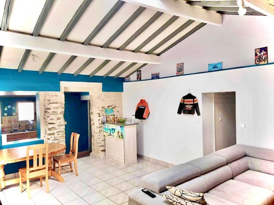 Charmante Maison Atypique En Village Saint-Colombin Kültér fotó