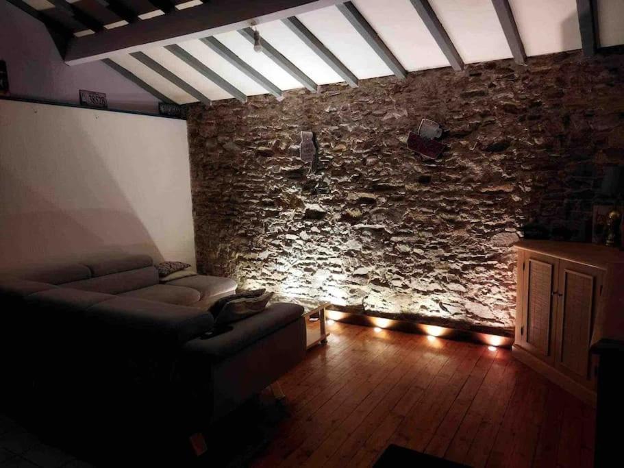 Charmante Maison Atypique En Village Saint-Colombin Kültér fotó